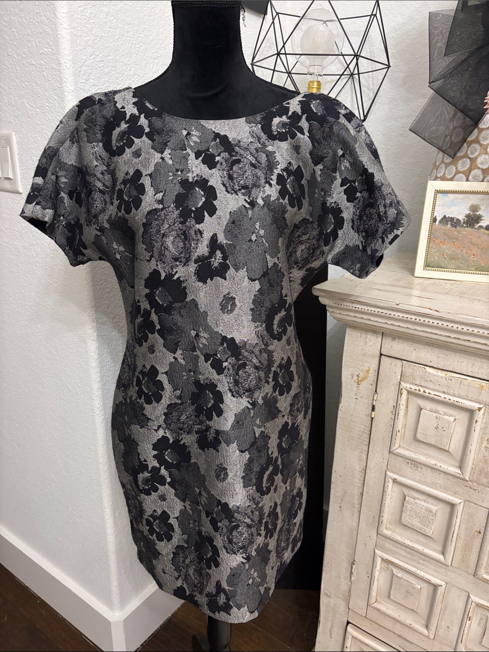 Banana Republic Black & Gray Floral Shift Dress - Elegant Women's Sheath NWOT